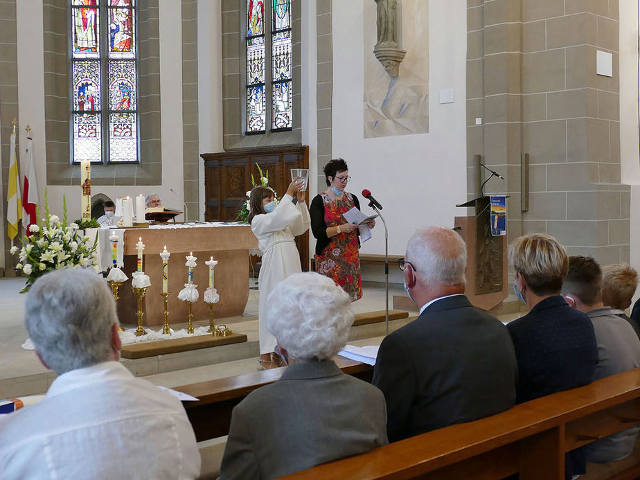 Feier der 1. Heiligen Kommunion in Sankt Crescentius (Foto: Karl-Franz Thiede)